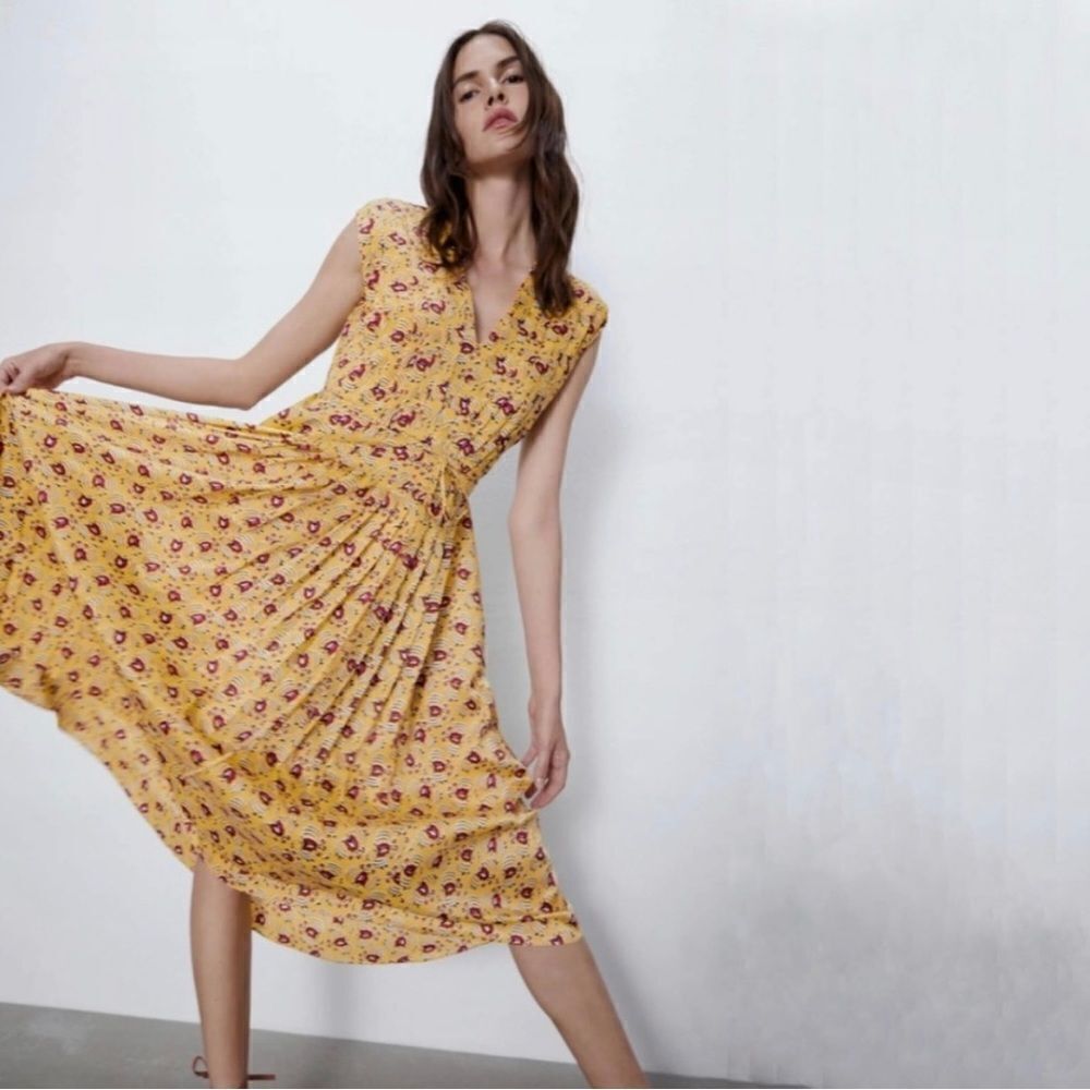 Bloggers favorites yellow floral dress